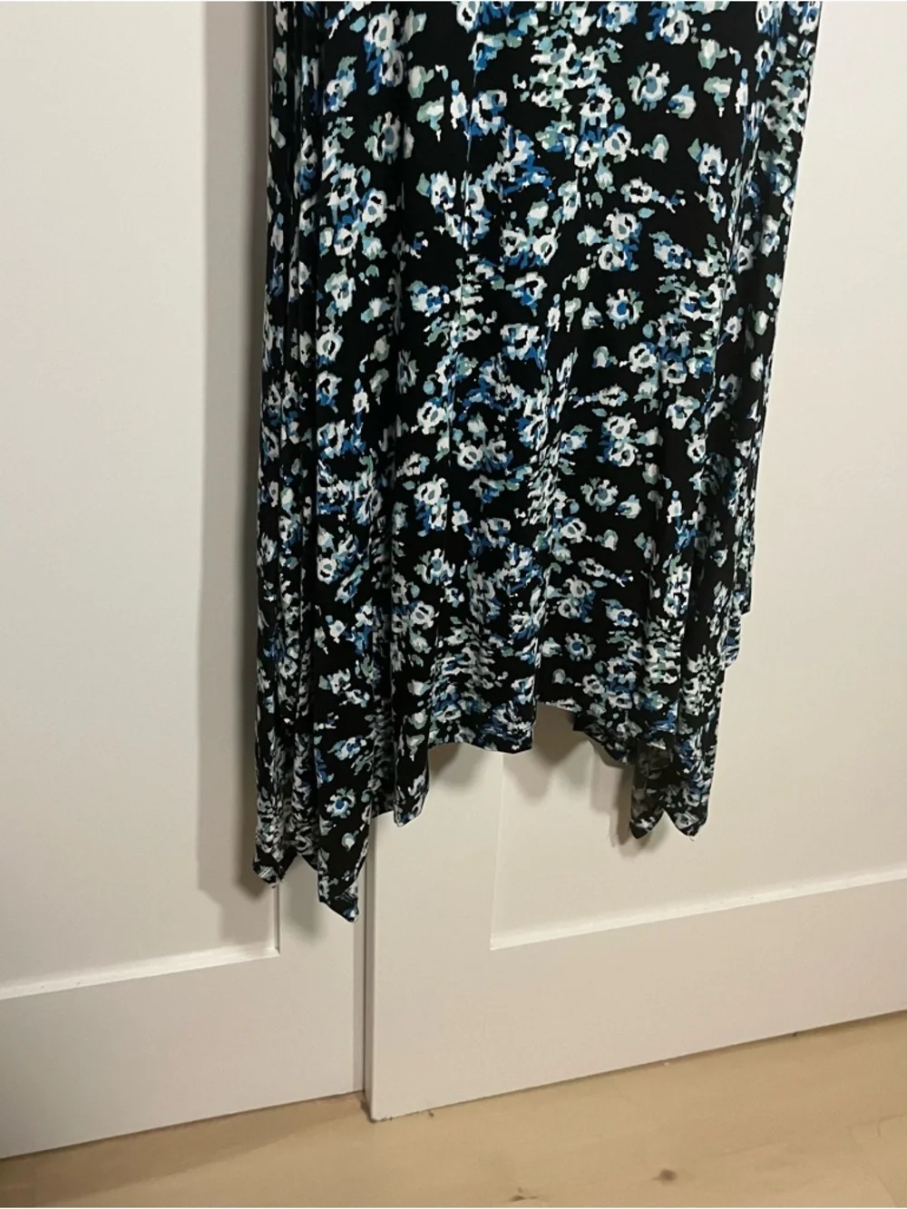 Floral Midi Dress Blue Accents Size Medium Super Soft Wrap Tie Back Boho - Picture 3 of 8